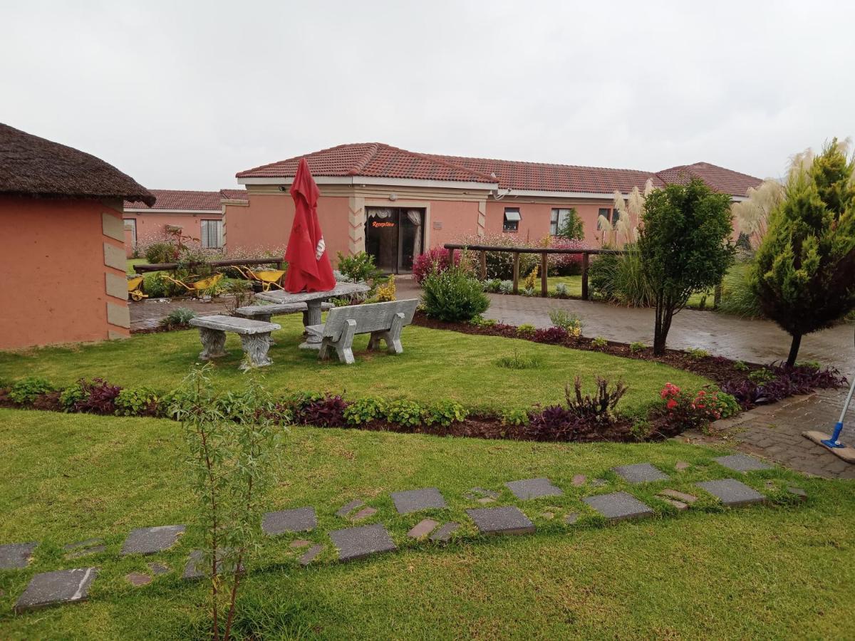 Twilight Breeze Lodge Phuthaditjhaba Exterior photo